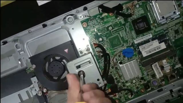 Buka Casing PC AIO Lenovo B300 dan Repair Speaker Cempreng #PCAIOLENOVO #RepairSpeaker смотреть онлайн