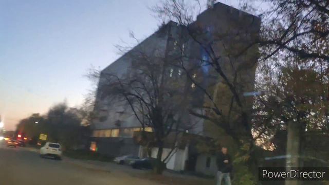 прогулка по городу смотреть онлайн