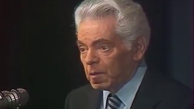 Аркадий Райкин "Рабочая смекалка" смотреть онлайн