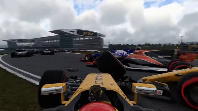 F1 2017 GAME - CRASHES, OVERTAKES & FAILS #1 смотреть онлайн