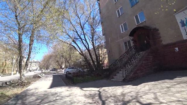 Караганда | улица Лободы от Музкомедии до Ерубаева весной 2021 года смотреть онлайн