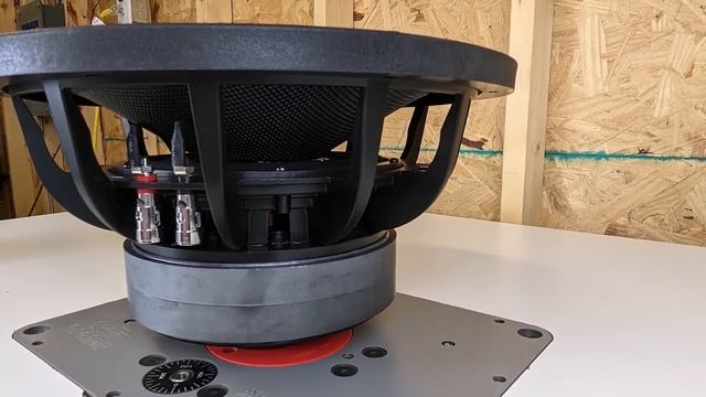 1000 Watt Carbon Fiber Subwoofer: Light Harmonic Thunder 12 смотреть онлайн