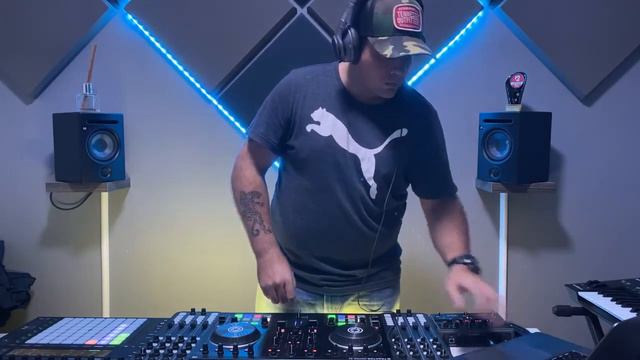 Lockdown Sessions | Live Melodic, Progressive and Deep Techno смотреть онлайн