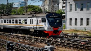 Электрички ЭП2Д, ЭД4М и маневровый тепловоз ЧМЭ3 на Киевском вокзале, Москва