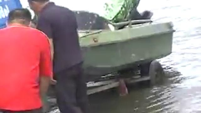 MOV003 18ч38м 20.07.17г.. Лодки на воду. Поти. Грузия смотреть онлайн