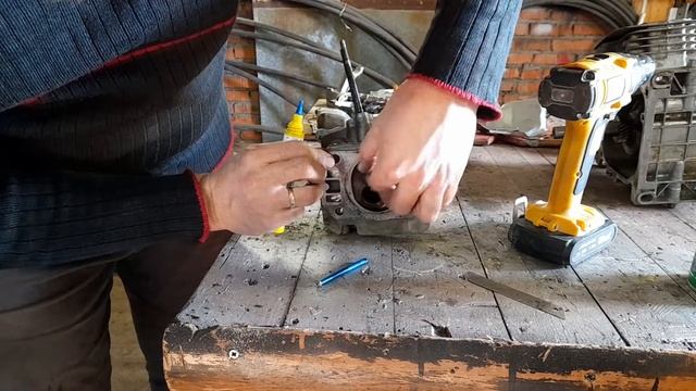 Проверка клапанов на герметичность головки двигателя Чемпион (Хонда- Лифан). смотреть онлайн
