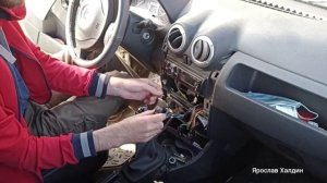 Заменил лампы в Ларгусе, климат-контроль