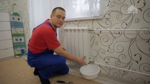 Как снять и навесить радиатор (батарею) отопления. How to remove a radiator (battery) heating.