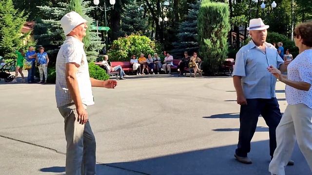 А ПОТОМУ, ЧТО В НЁМ ДУША ЖИВЁТ! ИЮЛЬ 2023 ГОДА ТАНЦЫ ХАРЬКОВ УКРАИНА смотреть онлайн