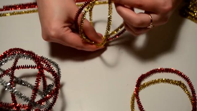 DIY к Новому году/ ДЕКОРАТИВНЫЙ ШАР из мишуры-проволоки/Fix Price(Фикс Прайс) к НГ! в помощь/ смотреть онлайн