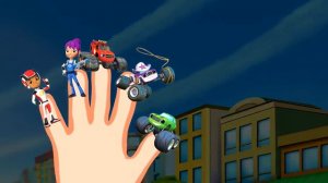 Мама пальчик , папа пальчик.