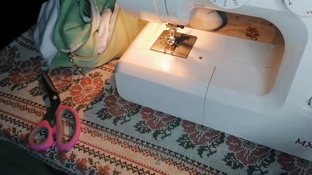 Костюм из футера. КУЛИСКА на капюшоне. Шнур и отверстие без всяких приспособлений. Мастер класс! смотреть онлайн