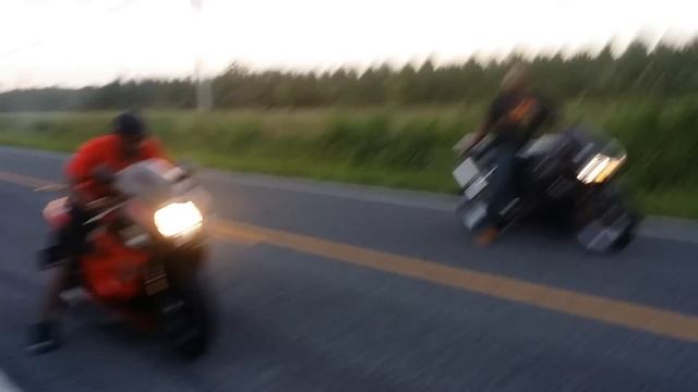 Back road racing. Zx10 vs suziki hayabusa 1300 смотреть онлайн