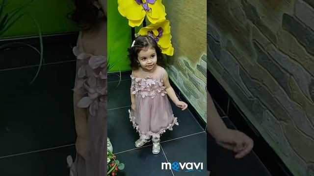 Пудровое платье лепестки смотреть онлайн