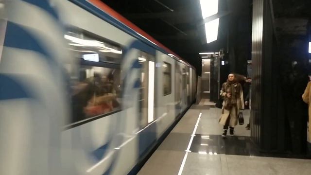 81-765/766/767.4 Москва 2019 На станции ЦСКА смотреть онлайн