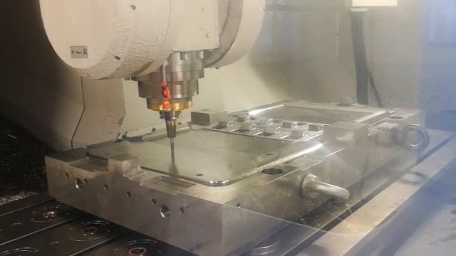 C.B. Ferrari D432 Machining Center (2014) - Working room смотреть онлайн