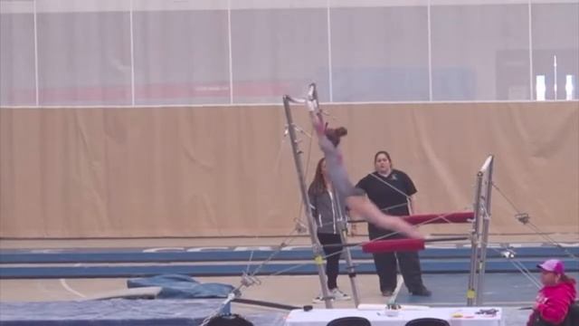 Amazing Gymnasts Aged 5 - 10 l Four Fantastic Gymnasts смотреть онлайн