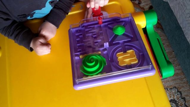 Развивающая игрушка лабиринт для моторики рук. смотреть онлайн