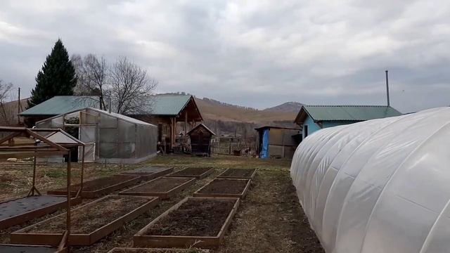 С кем мы общаемся в деревне. Семейные встречи на Пасху. Много детей и многомамы. смотреть онлайн