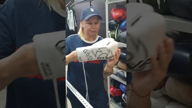 Светлана Андреева тестит перчатки NBNL, Rival и Grant? смотреть онлайн