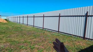 Как покрасить оцинковку. Красим забор из профлиста.