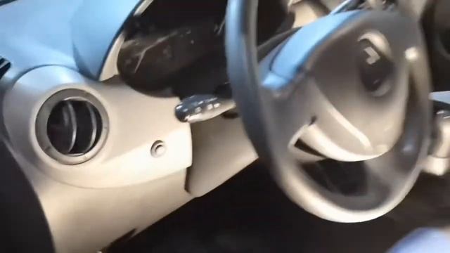 Рено Логан, кнопка на багажник смотреть онлайн