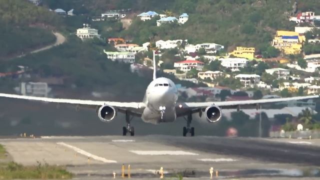 Very low pass ! Maho Beach Sint Maarten SXM ?? Plane Spotting  Princess Juliana Airport close up