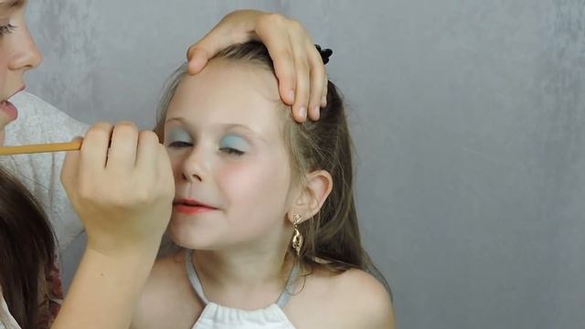 Яркий детский макияж Bright make-up for children смотреть онлайн