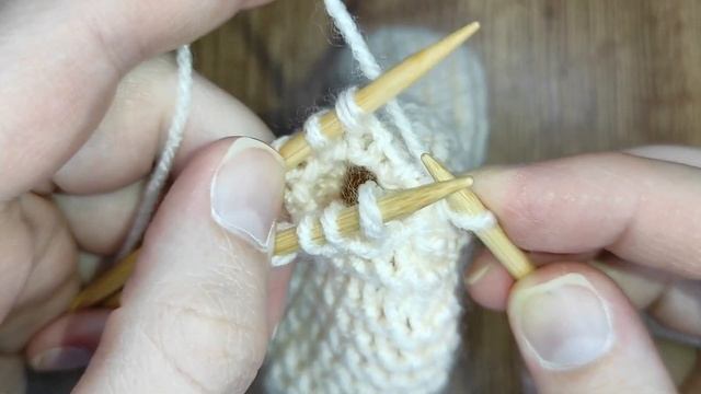 Закрытие петель в 3 спицы / Бесшовное закрытие петель смотреть онлайн