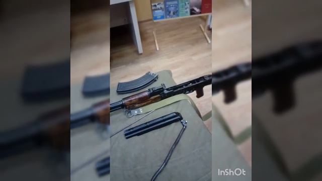 разбираю АКМ (автомат калашникова) смотреть онлайн