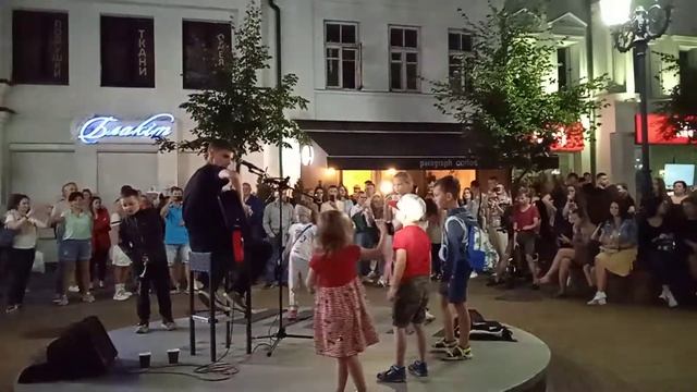 23.07.2021 Brest Belarus. Уличные музыканты на Советской вечером... Прогулки с Викторией смотреть онлайн