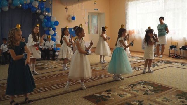 Танец девочек в детском саду "А я не хочу!". Выпускной 2021 смотреть онлайн