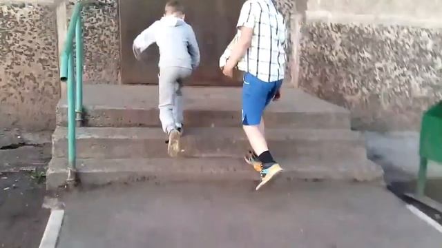 Как развести друзей смотреть онлайн