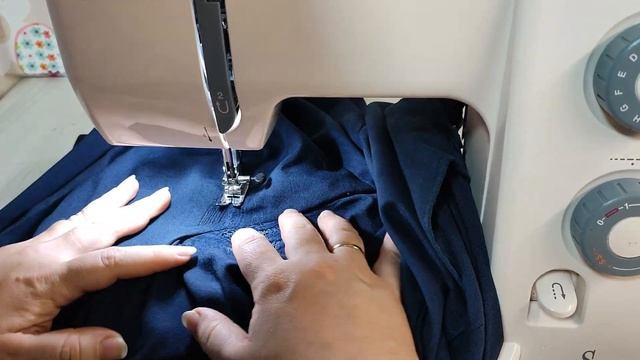 Как зашить дырку на брюках между ног. Ремонт классических брюк. смотреть онлайн