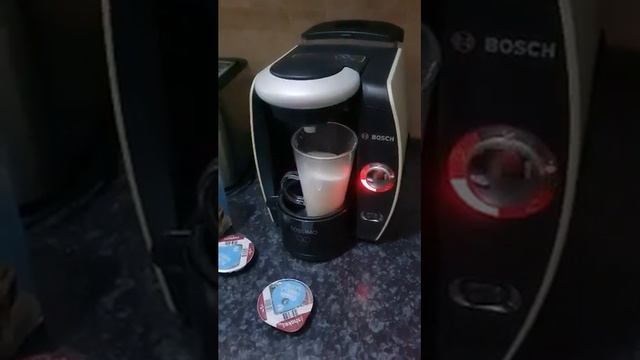 Super coffee using Bosch Tassimo machine смотреть онлайн