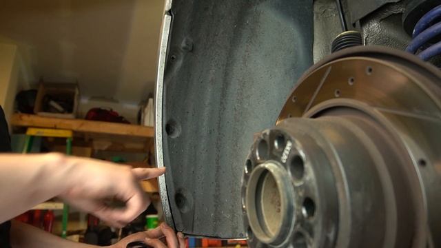 BMW Z4 (E85/E86) : Removing the rear bumper. смотреть онлайн