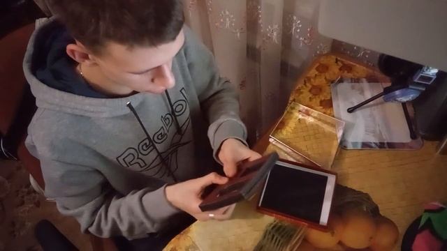 ЧТО МНЕ ПОДАРИЛА ДЕВУШКА НА ГОД НАШИХ ОТНОШЕНИЙ!? смотреть онлайн
