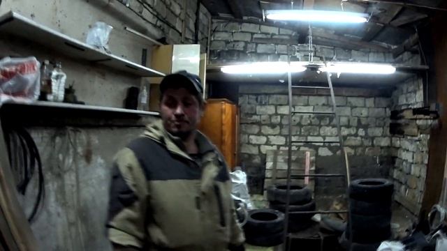 ОТКОПАЛИ ПОДЗЕМЕЛЬЕ СТРАШНОЗАПАСЛИВЫХ ХОЗЯЕВ - ПОКАЗЫВАЮ ЧТО ТАМ НАШЛИ - серия 2 смотреть онлайн