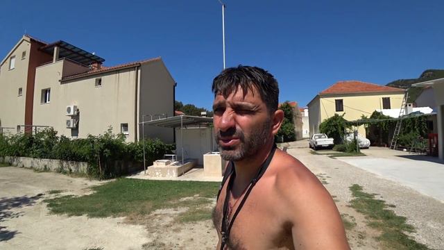 Авто кемпинг Zuljana в двух шагах от пляжа в центре деревни Жуляна Полуостров Пелешац Хорватия. смотреть онлайн