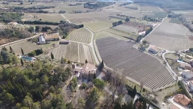 Petite vue du Pègue en drone? смотреть онлайн