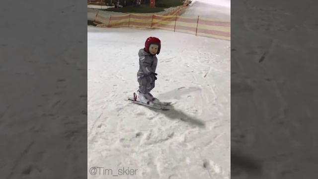 САМЫЙ ЮНЫЙ ГОРНОЛЫЖНИК 1г 8мес. УДИВИЛ ВСЕХ!!! смотреть онлайн