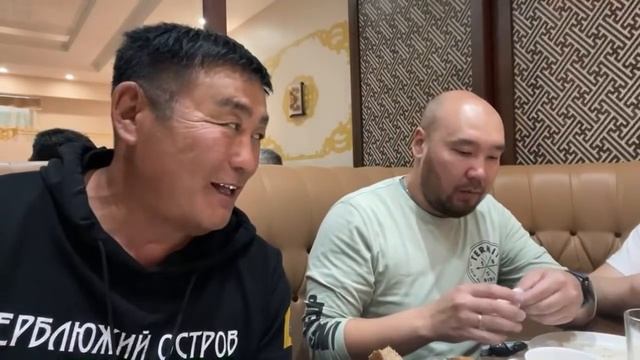 Вкусный приём в кафе Амритта Шанталь.Самые вкусные буузы?Иркутск