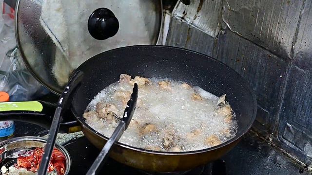 溫故知新系列(多國語言/Muti-Langouges CC字幕重製版)——椒鹽魚骨/Salt and pepper fish bone Hong Kong Style смотреть онлайн