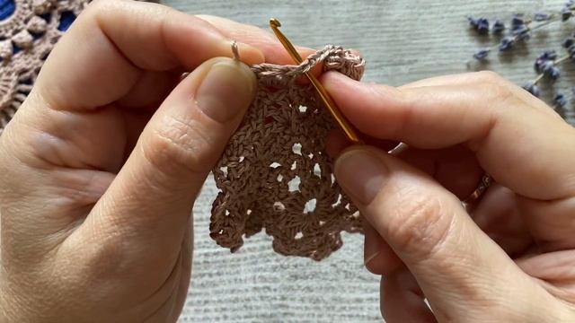 «РОСКОШНАЯ» салфетка крючком. Вяжем вместе. ЧАСТЬ 1. (1-16 ряд) смотреть онлайн