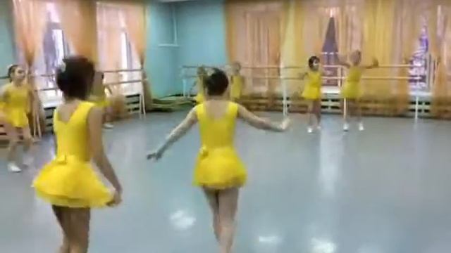 Мой калектив и танец дождик !!!! смотреть онлайн