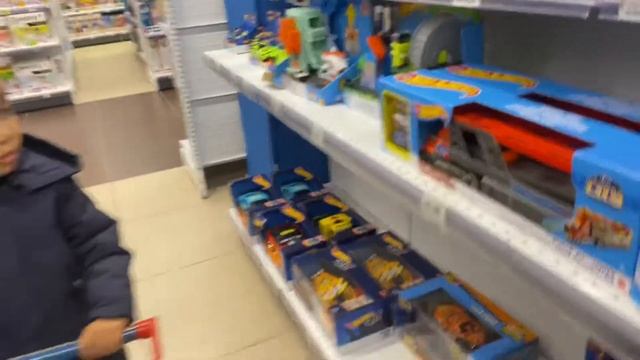 Пешком 5-6 км гр Актау. Трк Актау, ?Байтерек, ?Олжа, ?ж Рынок, ?Аккаламолл.? смотреть онлайн