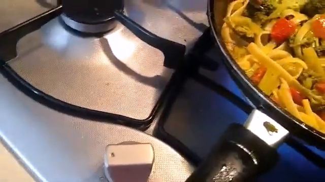 Cozinhando em Casa na Itália - Fettuccine al Prosciutto Crudo i Brocolli смотреть онлайн