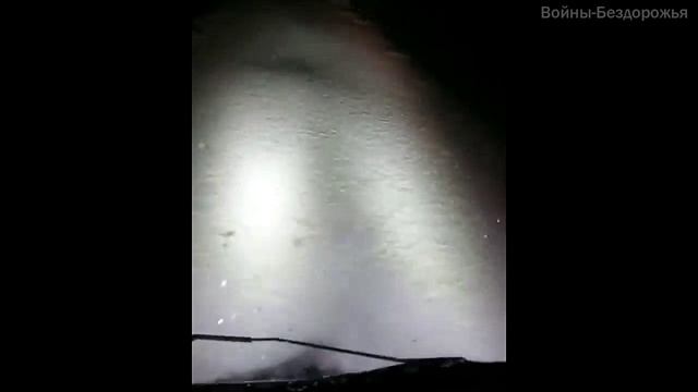 Вид из кабины, Пробиваем по снегу дорогу на Нрузовике Камаз смотреть онлайн