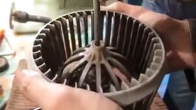 Снятие крыльчатки моторчика печки Фольксваген Туарег смотреть онлайн