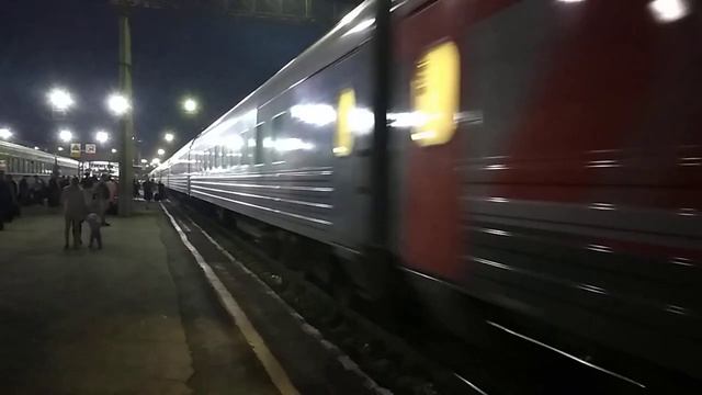 ЭП2К-061 с поездом 060 "Тюмень" Москва - Нижневартовск смотреть онлайн